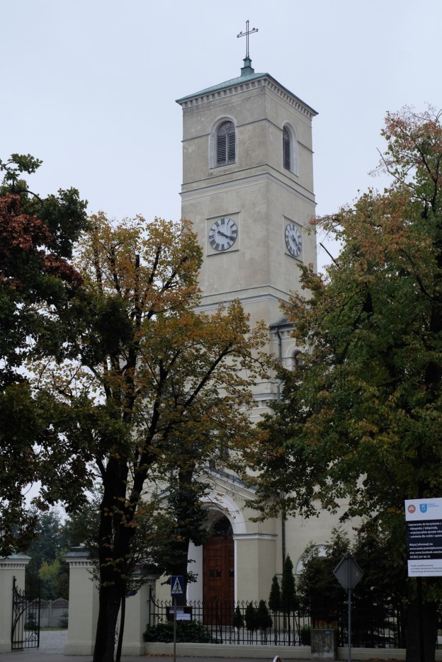 Zdjęcie przedstawia Kościół rzymskokatolicki pw. Najświętszego Zbawiciela w Pleszewie