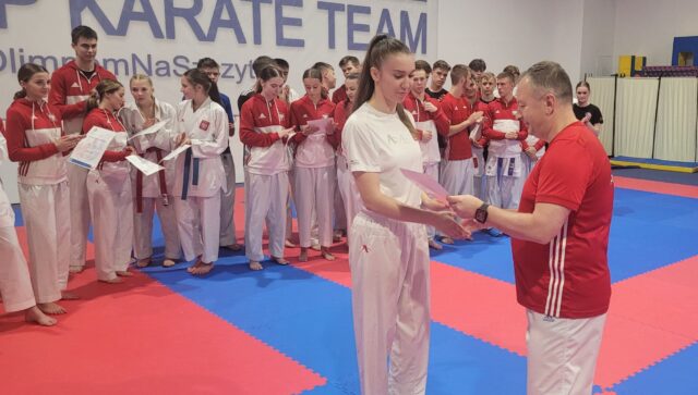 wręczenie powołań zawodnikom do kadry narodowej karate