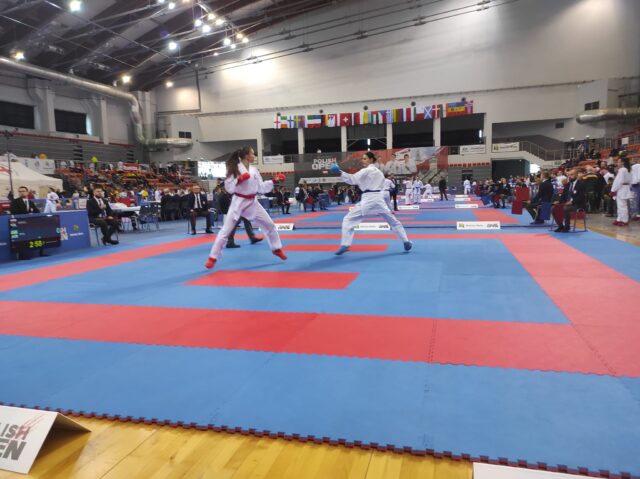 walka karateków podczas turnieju rankingowego Polskiej Unii Karate w Bielsku Białej 
