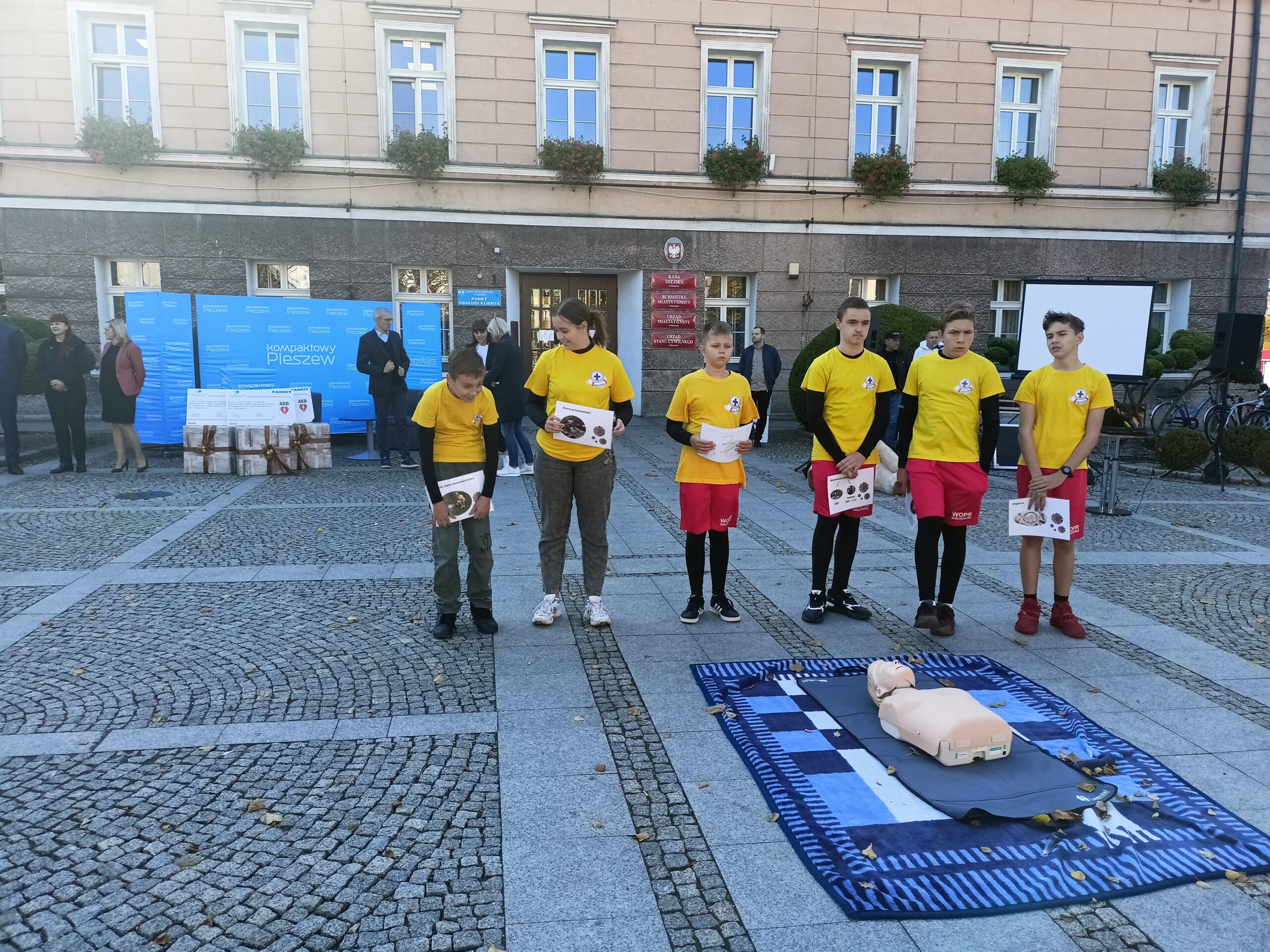 Młodzi Ratownicy podczas akcji Razem dla Życia i Zdrowia w Mieście i Gminie Pleszew