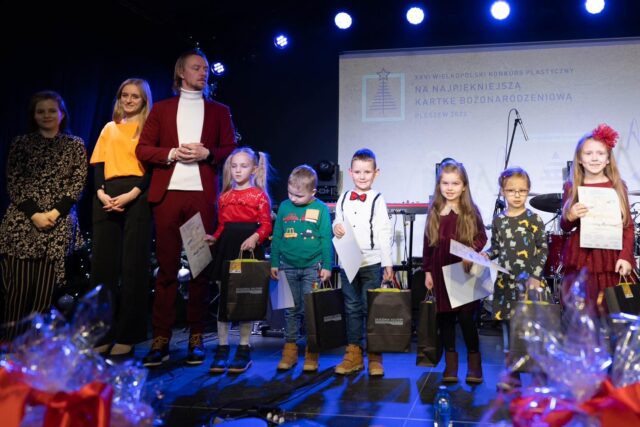 Laureaci konkursu na Najpiękniejszą Kartkę Bożonarodzeniową zorganizowanego przez Dom Kultury w Pleszewie