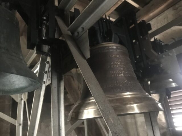 dzwon w kościele w Grodzisku
