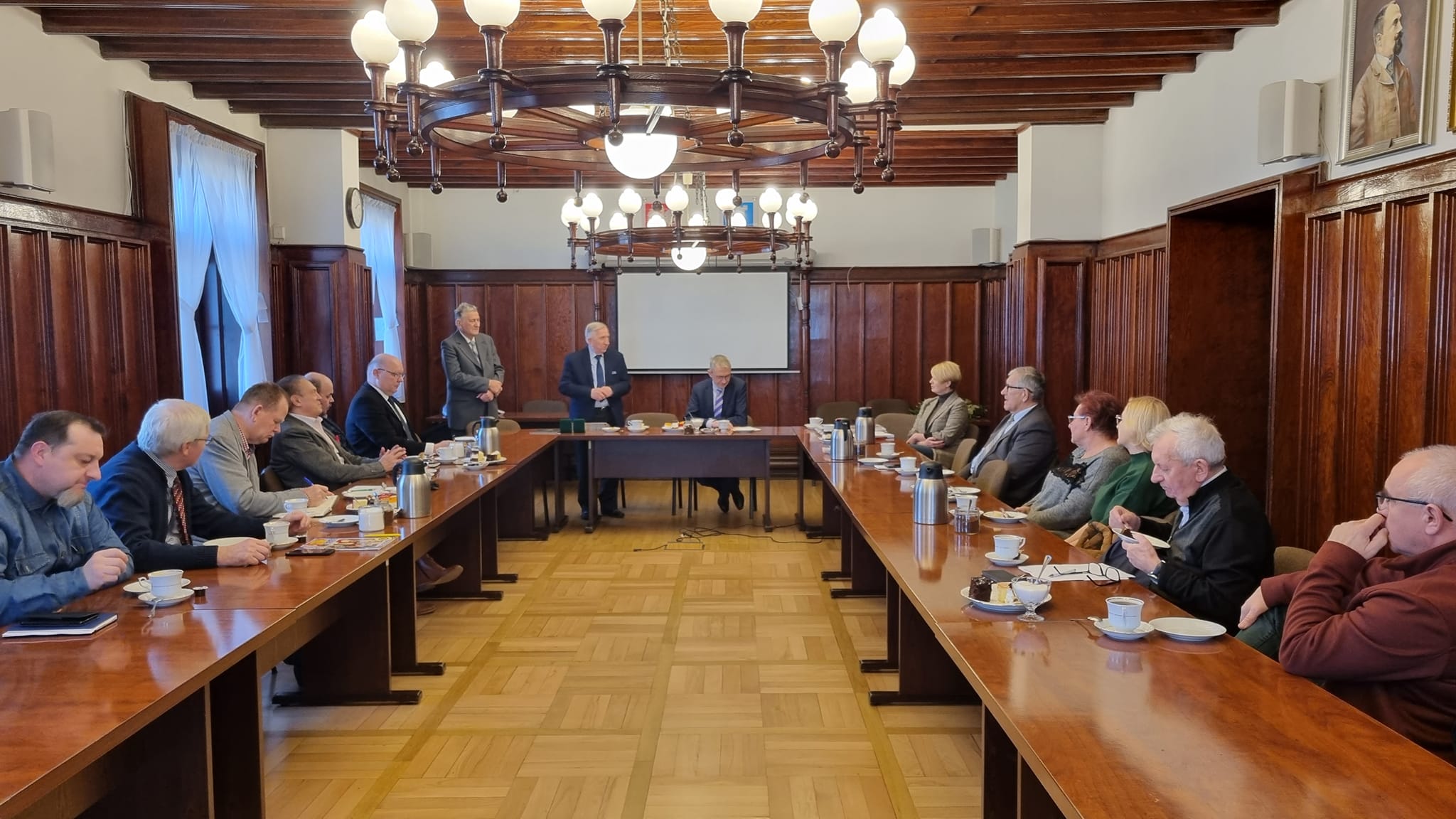 Spotkanie Burmistrza Miasta i Gminy Pleszew z prezesami Rodzinnych Ogródków Działkowych w pleszewskim ratuszu