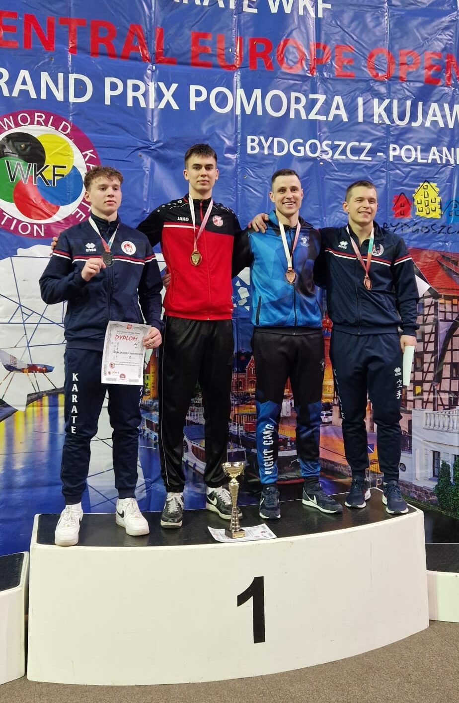 Zawodnik Pleszewskiego Klubu Karate na najwyższym stopniu podium w turnieju rankingowym Polskiej Unii Karate w Bydgoszczy.