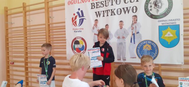Zawodnicy Pleszewskiego KLubu Karate podczas turnieju Besuto Cup w Witkowie