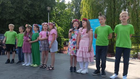 Występy dzieci podczas Festynu Miejskiego w Pleszewie 4 czerwca 2023 roku.