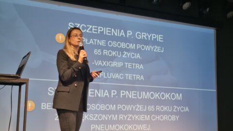 Wystąpienie dot. szczepień przeciwko grypie podczas III Pleszewskiego Panelu Senioralnego w Zajezdni Kultury w Pleszewie.