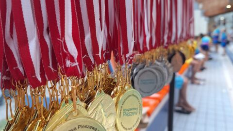 Medale za udział w Otwartych Mistrzostwach Pleszewa w Pływaniu odbywających się w Parku Wodnym "Planty".