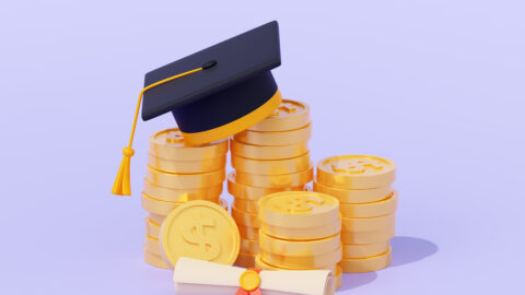 czapka-ukonczenia-studiow-studenckich-pieniadze-i-zwoj-dyplomu