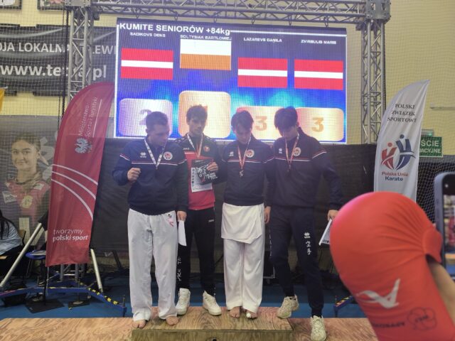 Podium na zawodach karate w Tczewie.