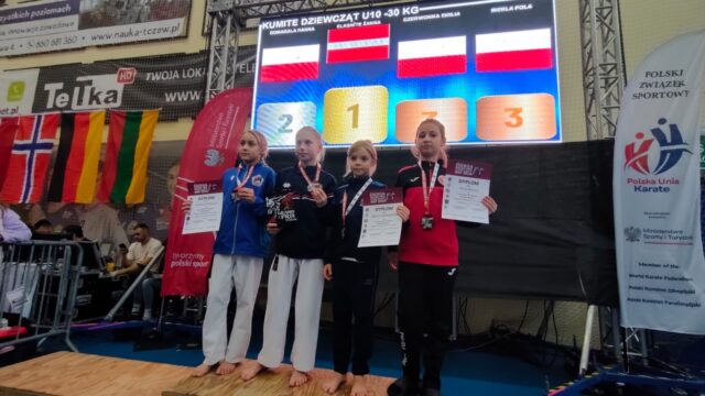 Podium na zawodach karate w Tczewie.