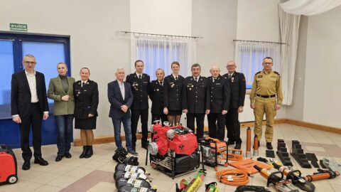 Przekazanie sprzętu strażackiego dla jednostek OSP gminy Pleszew.