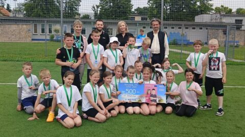 Uczniowie klas I-III z czekiem na Olimpiadzie Sportowej PPL 2025