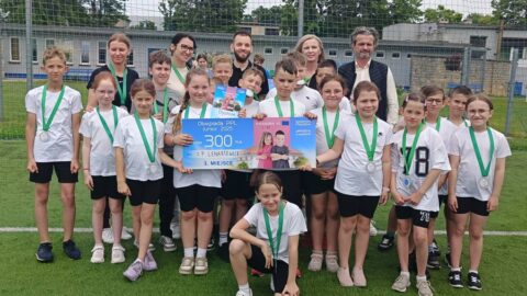 Uczniowie klas I-III z czekiem na Olimpiadzie Sportowej PPL 2025