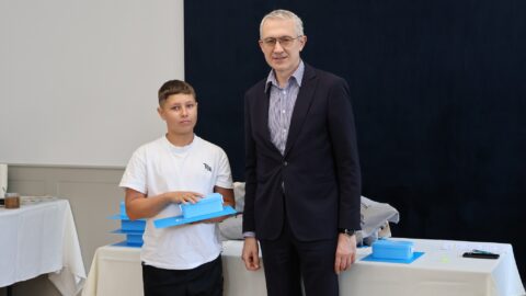 Burmistrz z nagrodzonym w akcji Rowerowa Stolica Polski.