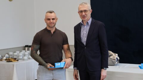 Burmistrz z nagrodzonym w akcji Rowerowa Stolica Polski.