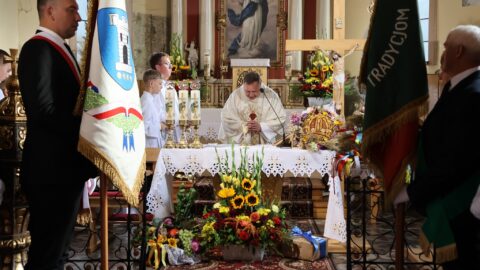 Msza św. dożynkowa w kościele w Lenartowicach