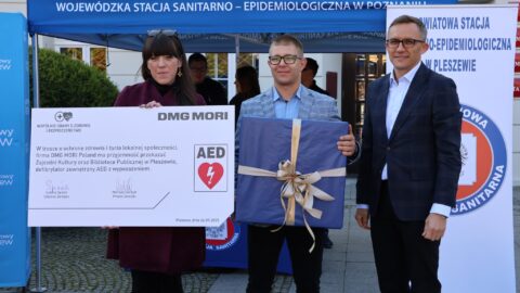 Wręczenie defibrylatorów AED dla gminy Pleszew na Rynku.