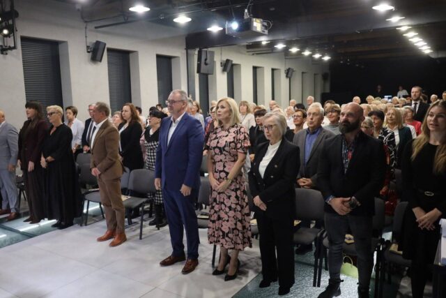 Goście imprezy z okazji jubileuszu 15-lecia Pleszewskiego UTW.