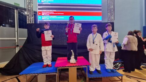 Zawodnicy Pleszewskiego Klubu Karate na podium zawodów karate w Środzie Wlkp.