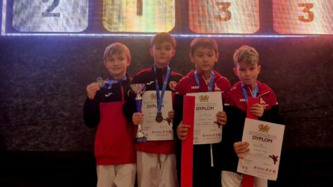 Zawodnicy Pleszewskiego Klubu Karate na podium zawodów karate w Środzie Wlkp.