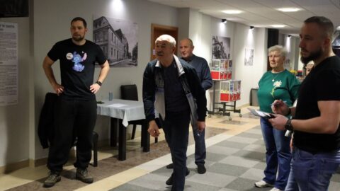 Konkurencje podczas spartakiady senioralnej rozgrywane w kręgielni Parku Wodnego "Planty".