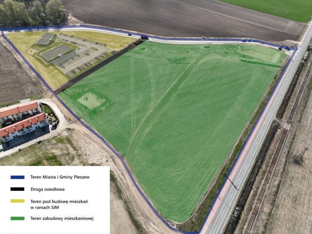 Wizualizacja terenu widziana z drona z zaznaczeniem miejsca na budowę bloków oraz kolejnych nieruchomości. 