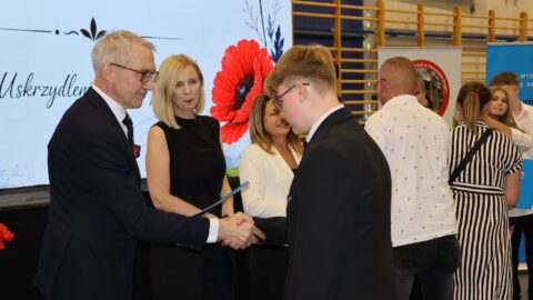 wręczenie dyplomów na gali absolwentów 2026.