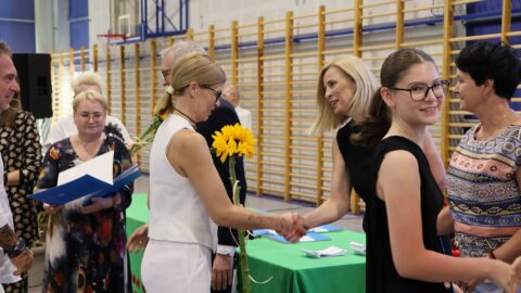 wręczenie dyplomów na gali absolwentów 2026.