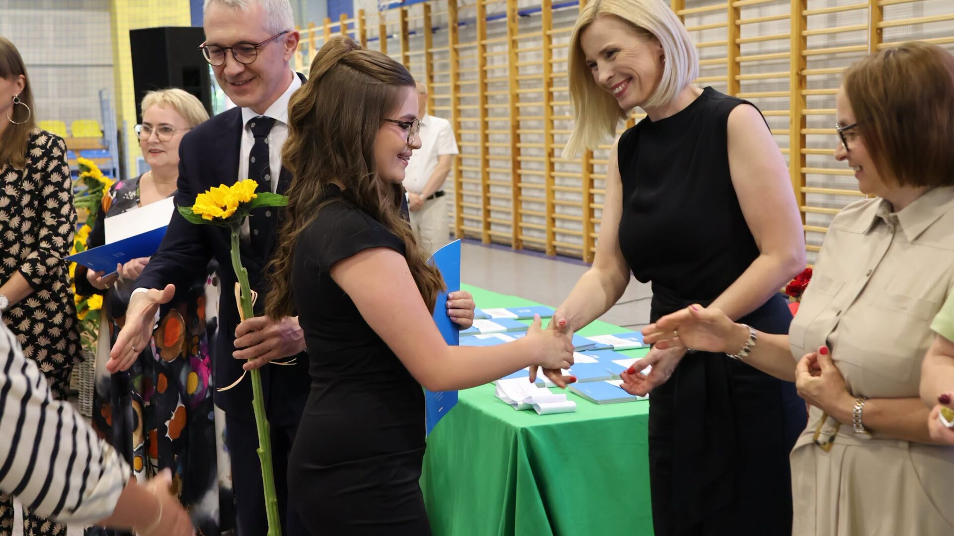 wręczenie dyplomów na gali absolwentów 2026.